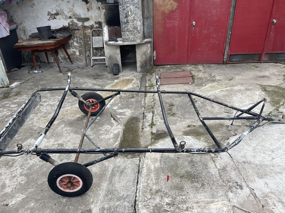 Vendo reboque em muito bom estado. Pode ser adaptado para moto tb.