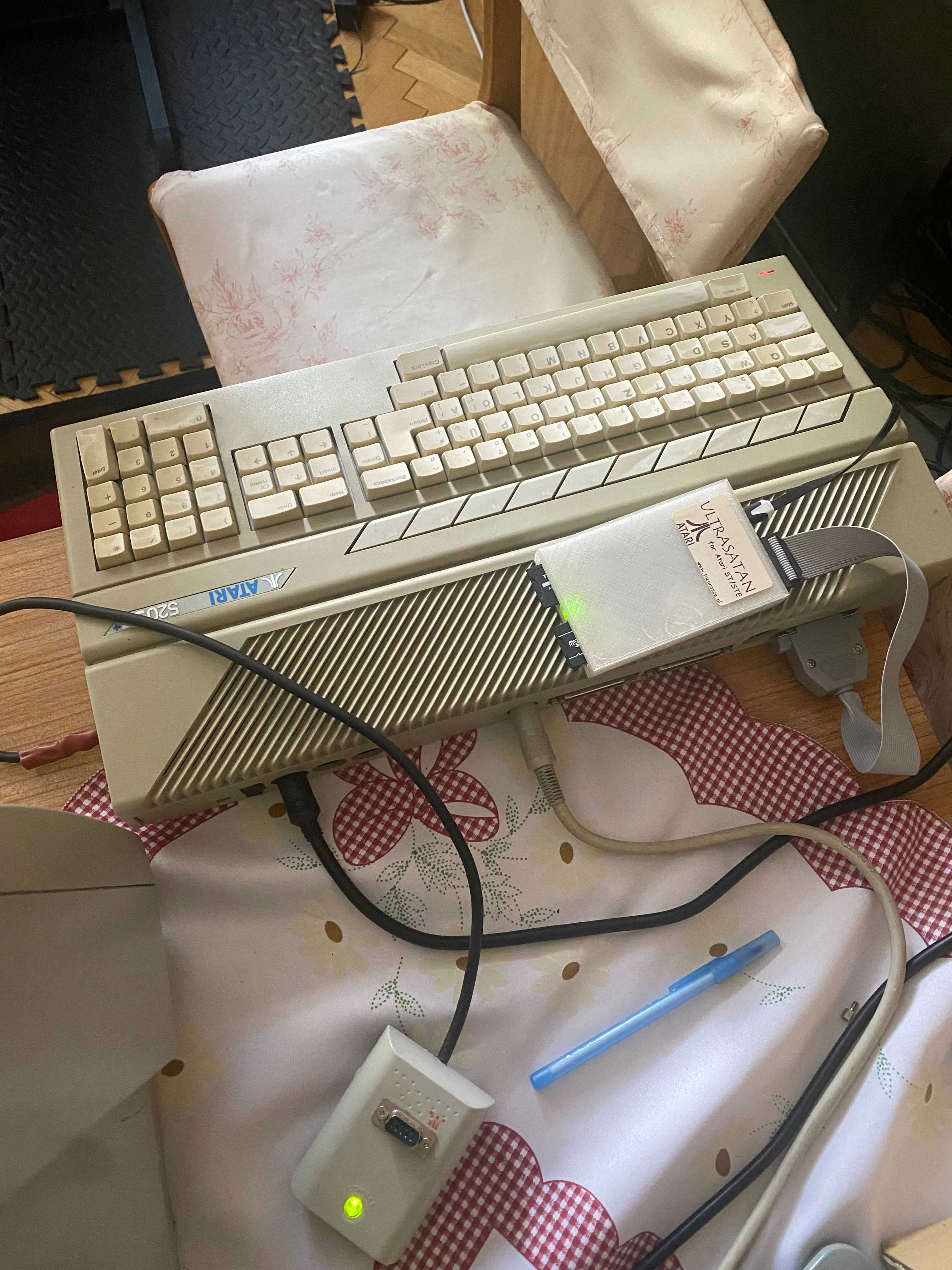 Zestaw Atari 520 ST + monitor + emulator Dysku twardego + myszka