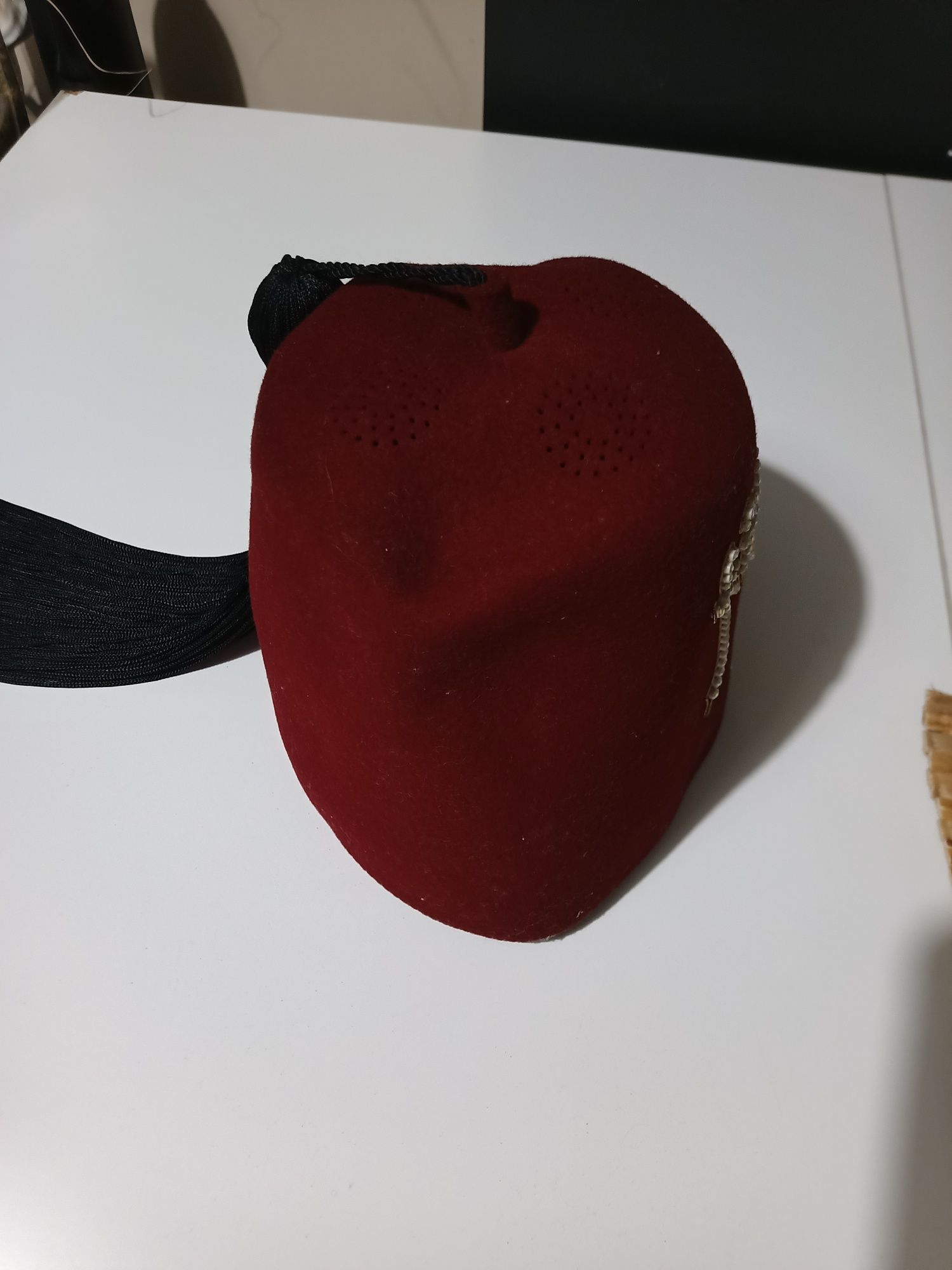 Fez - "turecka czapeczka" - kapelusz, nakrycie głowy
