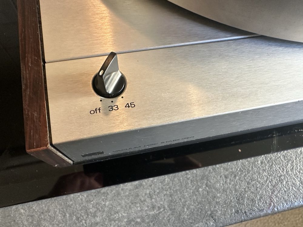 Gramofon LUXMAN PD-370