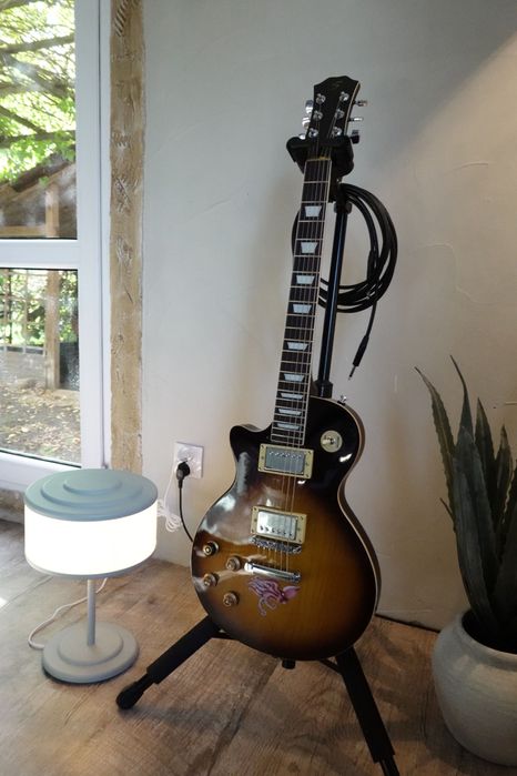 Leworęczna gitara elektryczna Les Paul Samick / Tea Burst, klonowy top