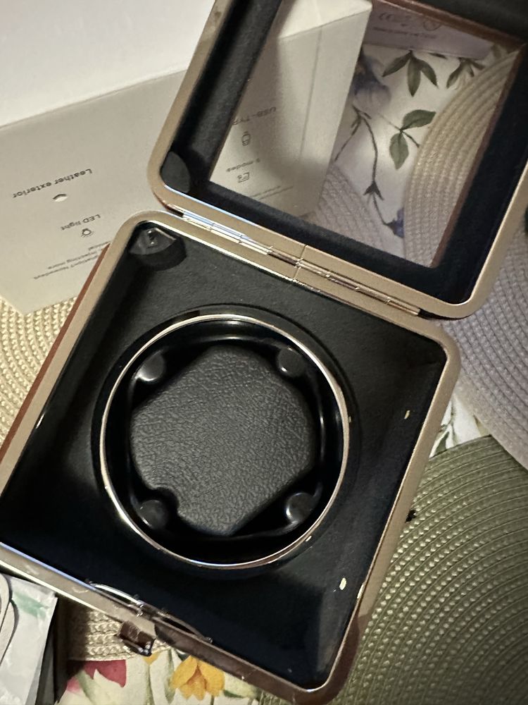 Watch winder box, braun color