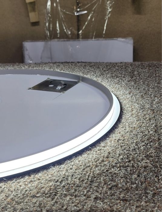 Дзеркала різної форми з підсвіткою під замовлення