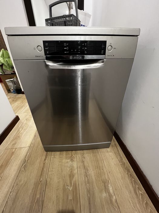 Maquina lavar loiça bosch serie 4 como nova