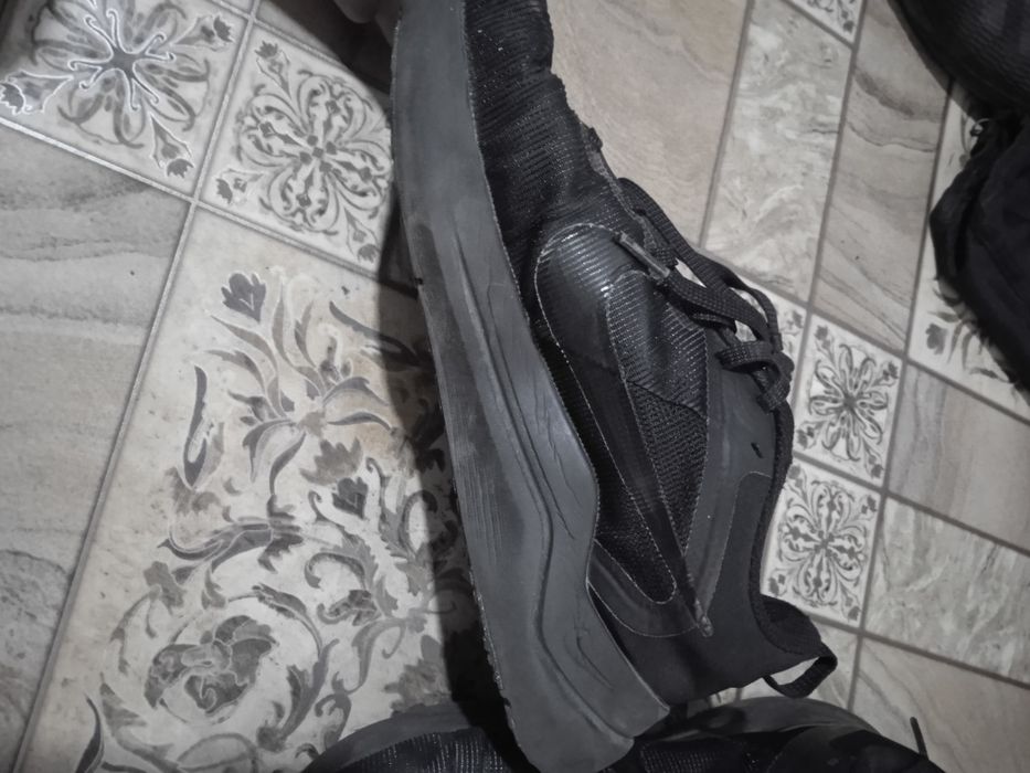 Кросівки оригінальні розмір 40-42