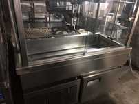 Montra em inox de refrigeração para sobremesas, etc