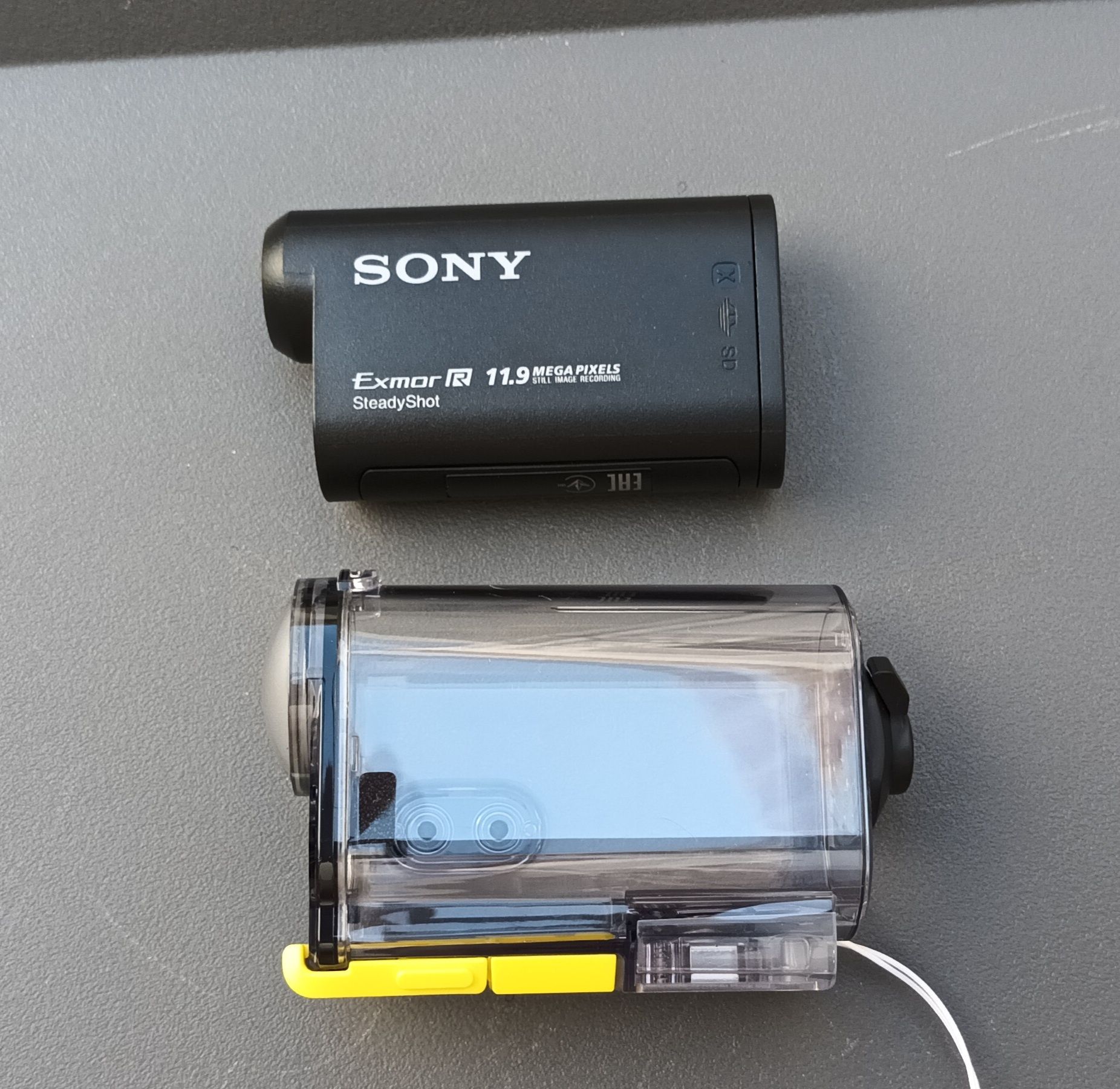 Action Cam Sony HD HDR-AS30V + acessórios