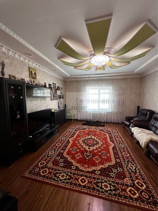 Продам шикарний будинок у місті, можливе РОЗТЕРМІНУВАННЯ