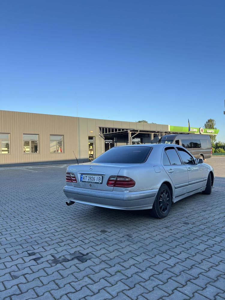 В продажі: Mercedes Benz W210 2.0 Бензин, Механіка 6-ст. (2000 рік)