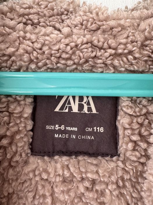 Зимова куртка Zara.