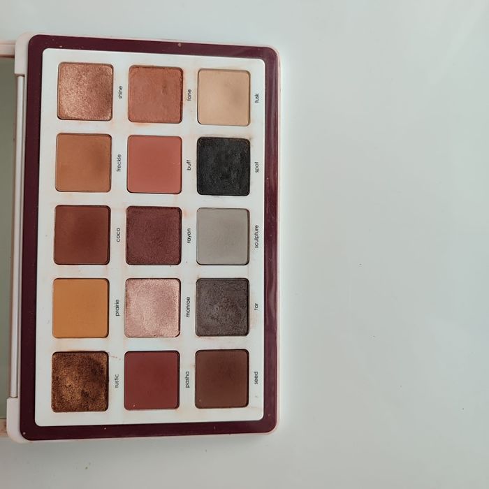 Paleta cieni Natasha Denona Biba Palette neutralna nude Naty błyski