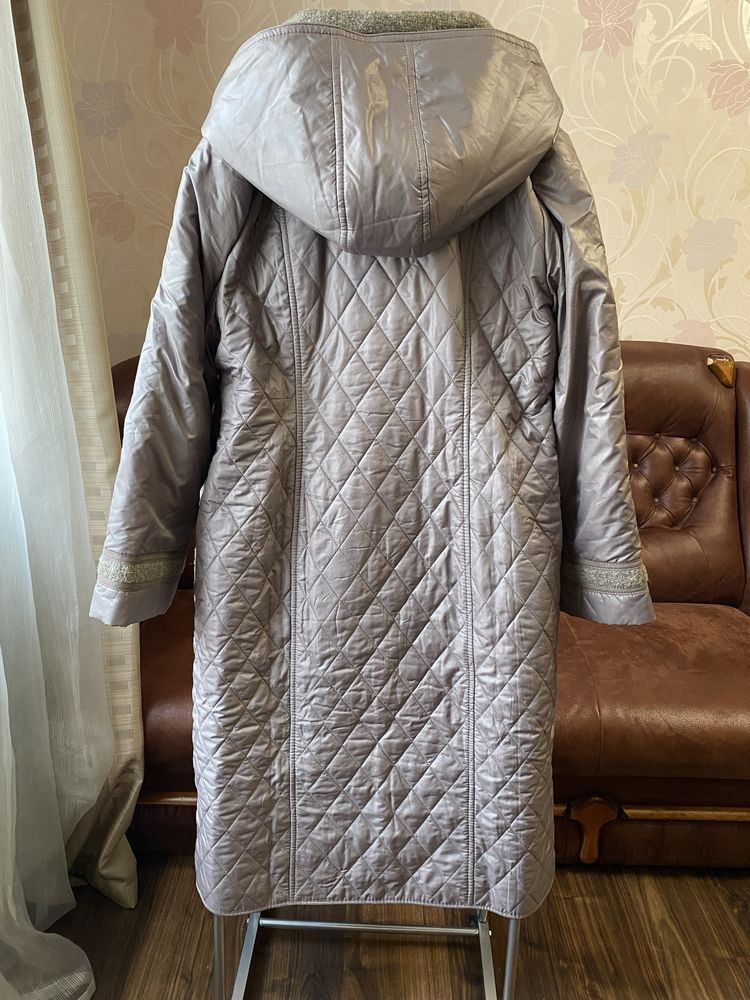 Класичне пальто жіноче осіннє з теплою підкладкою з капюшоном сіре, 60