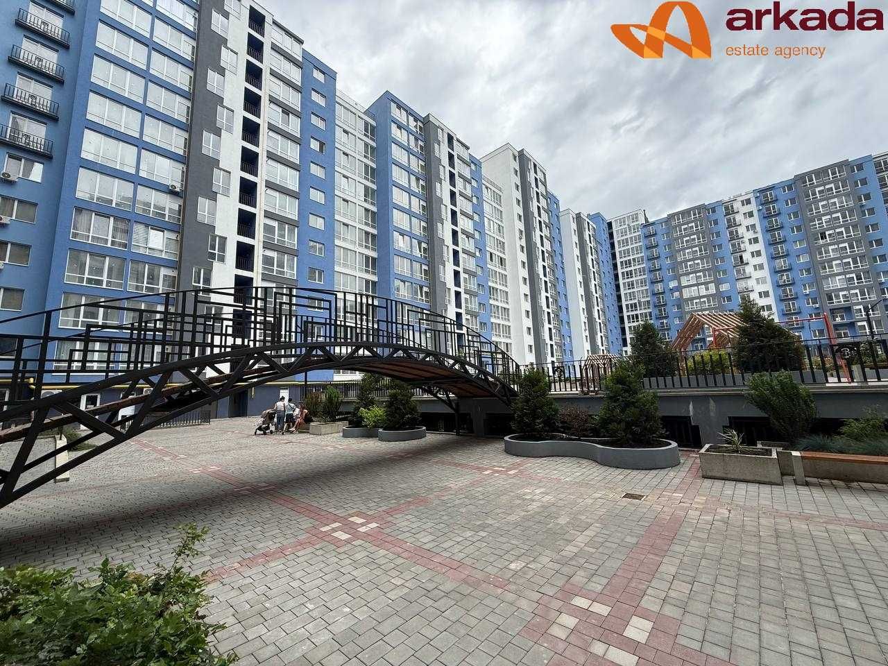 Здана дворівнева квартира з терасою