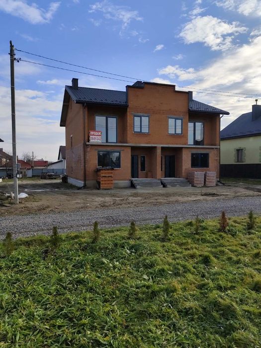 Продається котедж