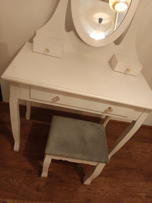 Toaletka Boho z szufladą i taboretem