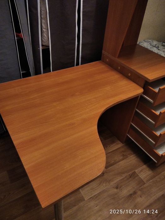 Стіл комп'ютерний письмовий, парта. Стол компьютерный письменный