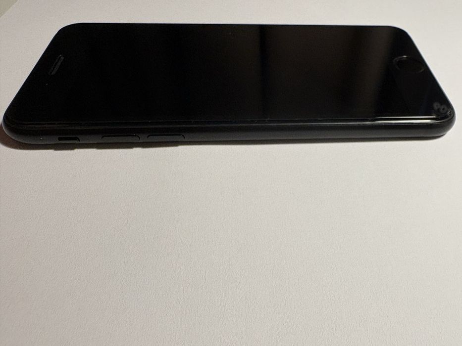 Iphone SE 2020 128 GB, black.