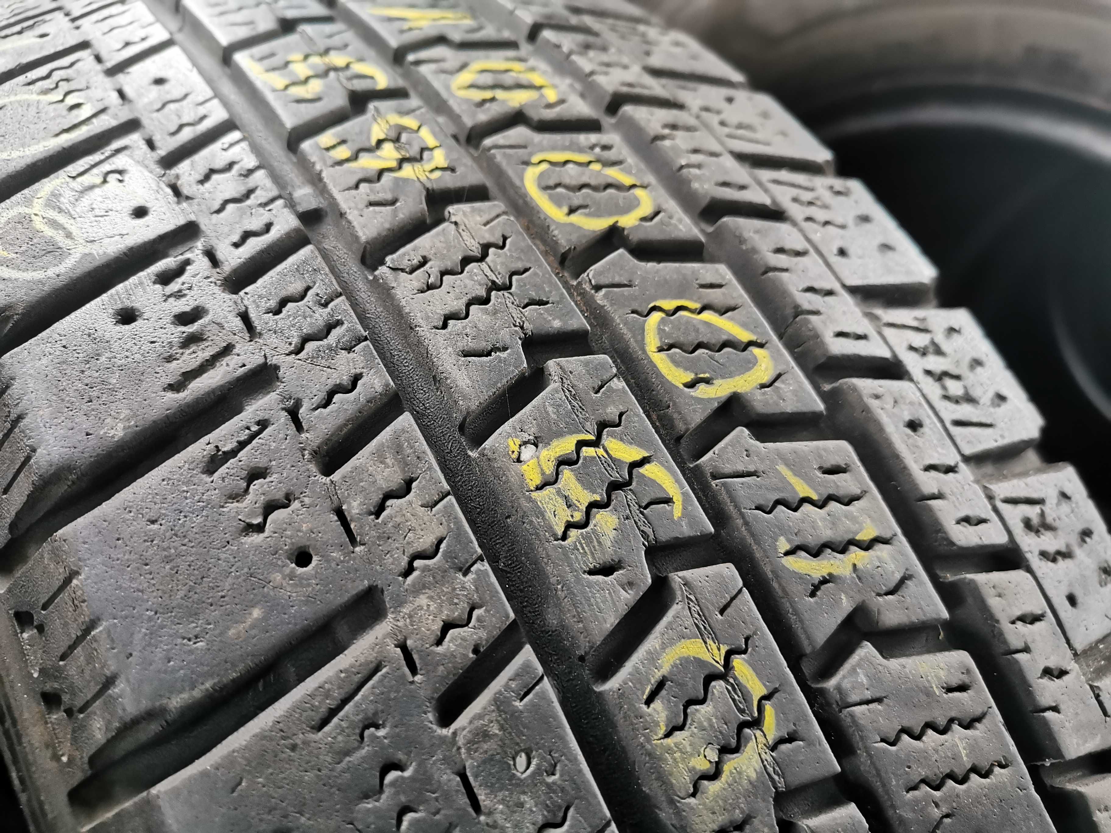 Wzmocnione C BUS Goodyear Cargo Ultragrip 2 205/65r16C 107/105T N8014