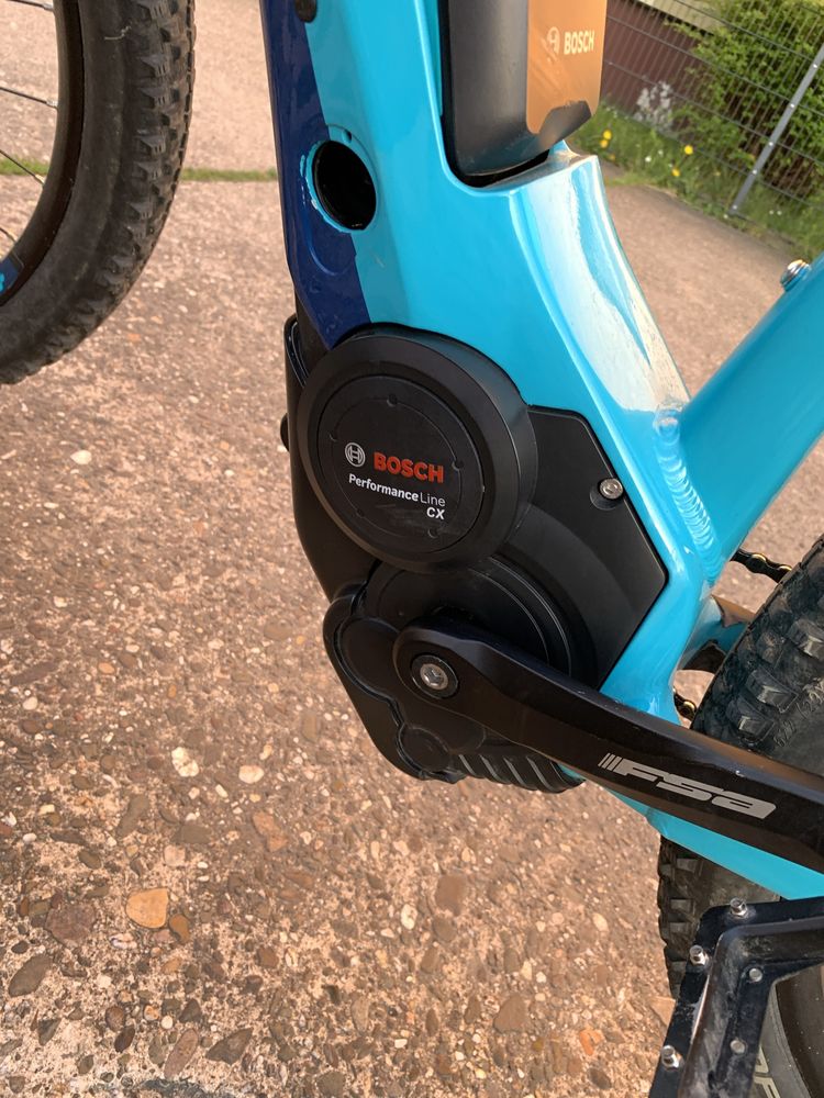 E bike Cube access hybrid race 500