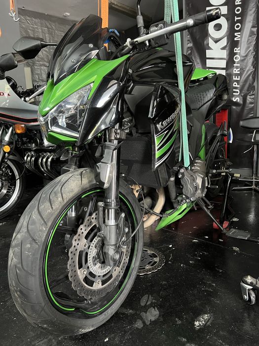 Kawasaki Z800 - uszkodzony, salon Polska