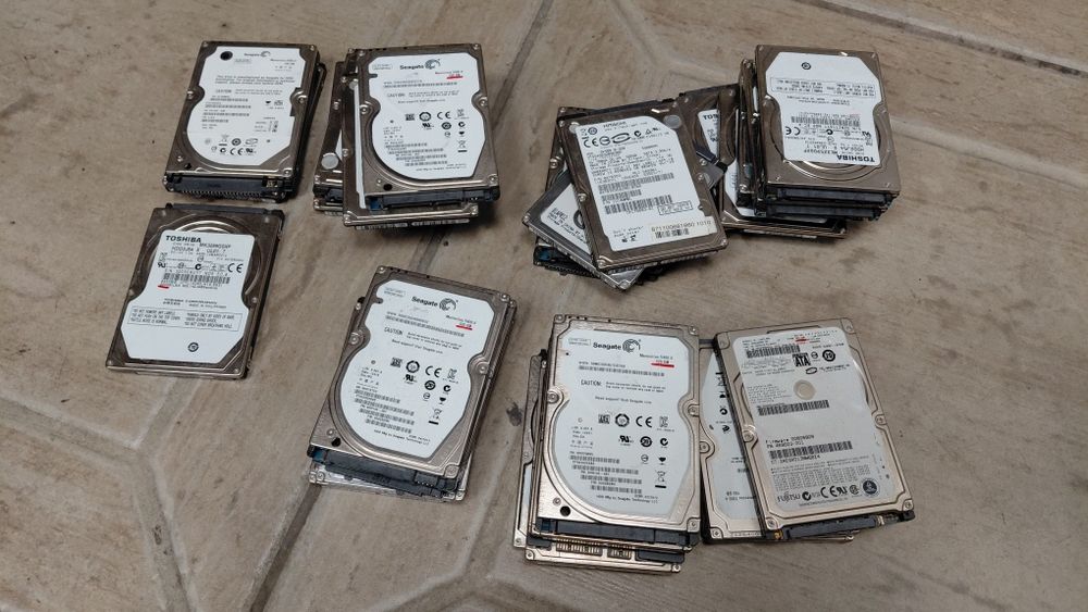 Dyski twarde 320 GB HDD
