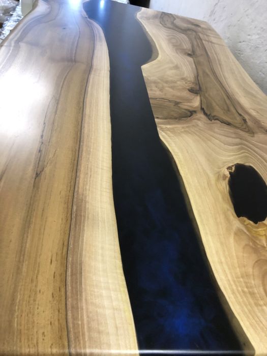 Столи Луцьк Стіл з горіха та епоксидной смоли