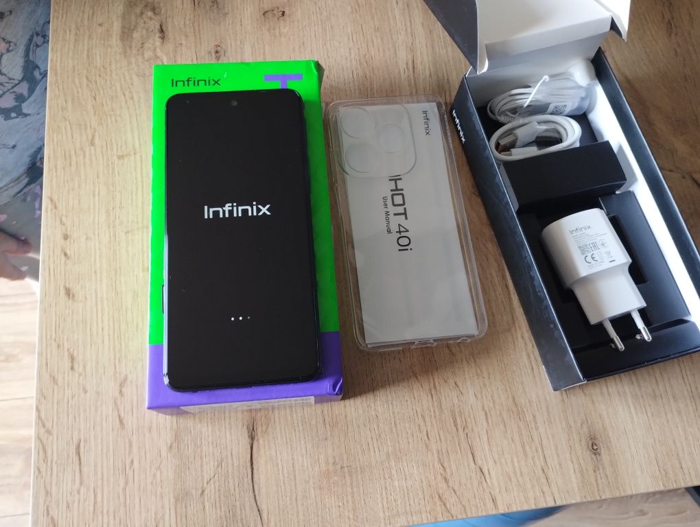 Nowy smartfon Infinix Hot 40i 8/256GB Czarny NFC
