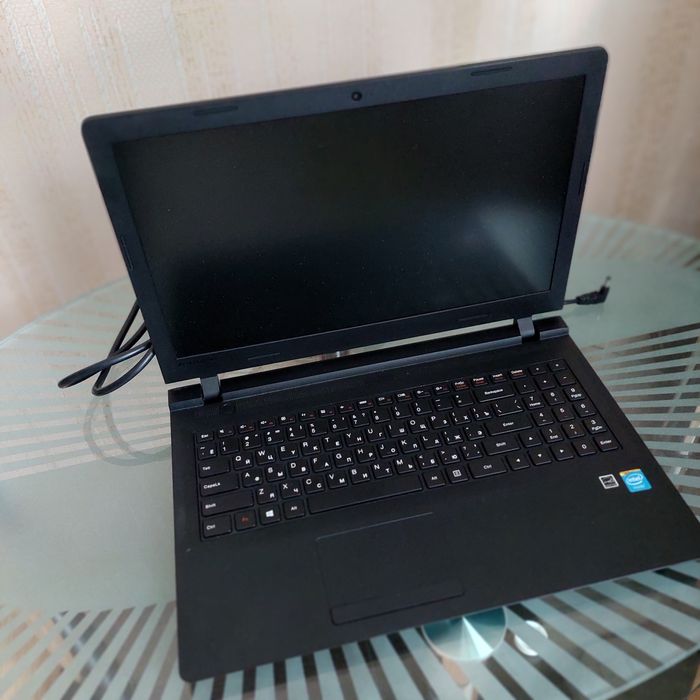 Продам неробочий ноутбук  lenovo
