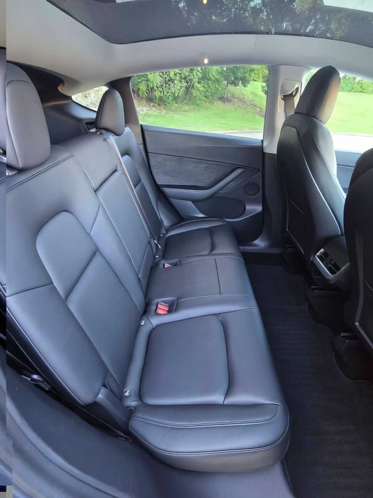 Tesla Model Y      2021