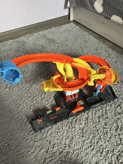 ігровий набір hot wheels pizza slam cobra attack хот вілс атака кобри