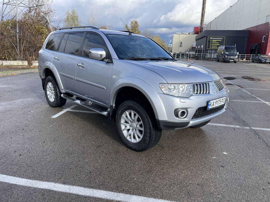 Mitsubishi Pajero Sport 2010 2.5D АКПП