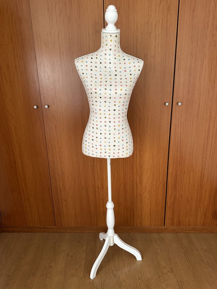 Manequim busto feminino com pé regulável