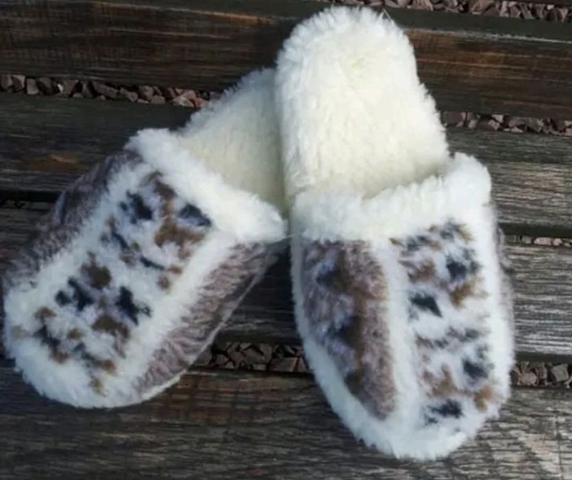 Чоловічі та жіночі  домашні шльопки- всувки