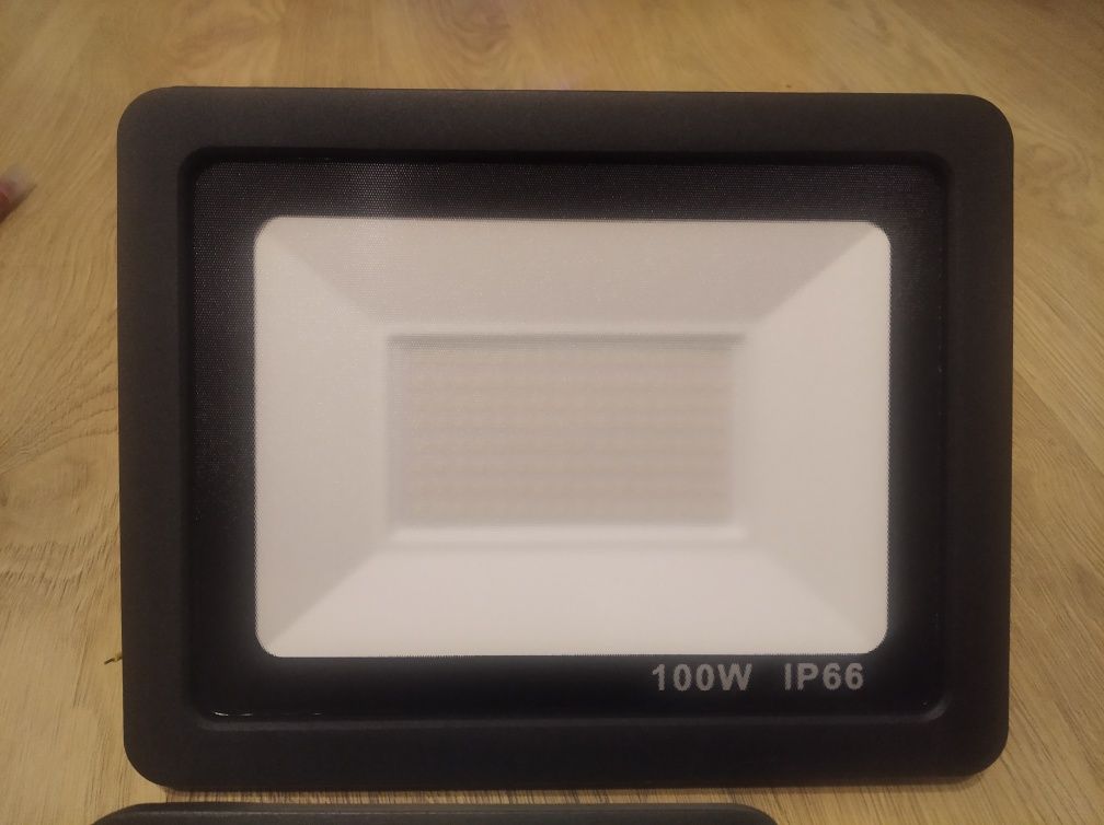 Lampa Halogen Naświetlacz LED 20W 30W 50W 100W IP66
