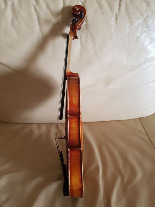 Violino antigo em ótimo estado