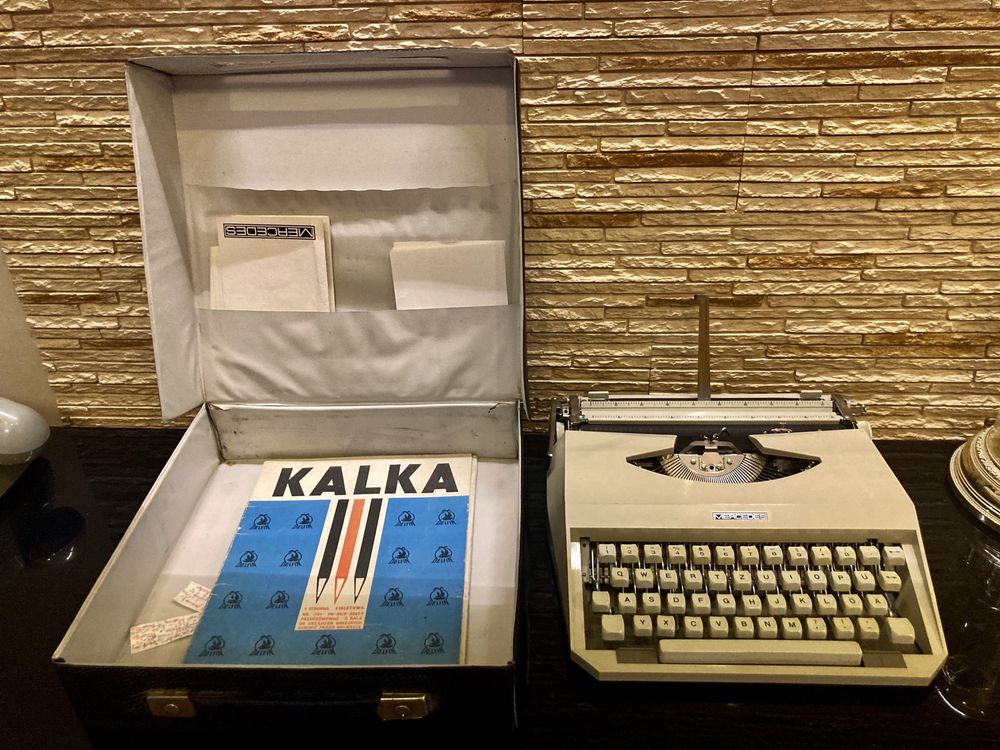 Maszyna do pisania Mercedes antyk z 1966 rok u kolekcja