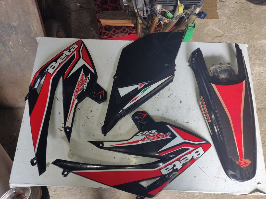 Beta owiewka plastik bok