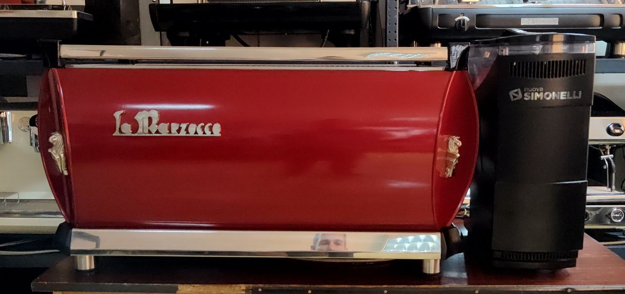 Професійна кавомашина LA marzocco gb5