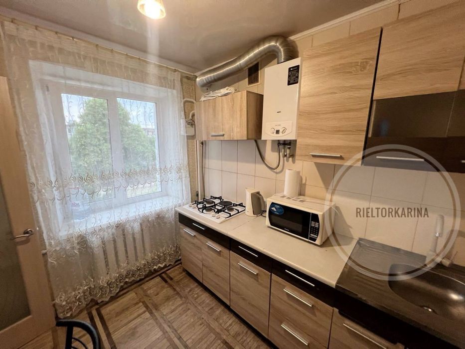 Космонавтів/зуп. Рассвет Продаж 2к квартири на 3 поверсі з 3