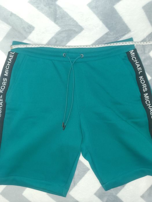 Продам оригінальні шорти Michael kors