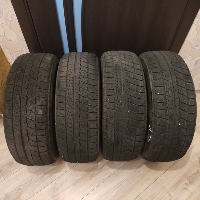 Комплект зимової гуми Bridgestone Blizzak VRX  R16