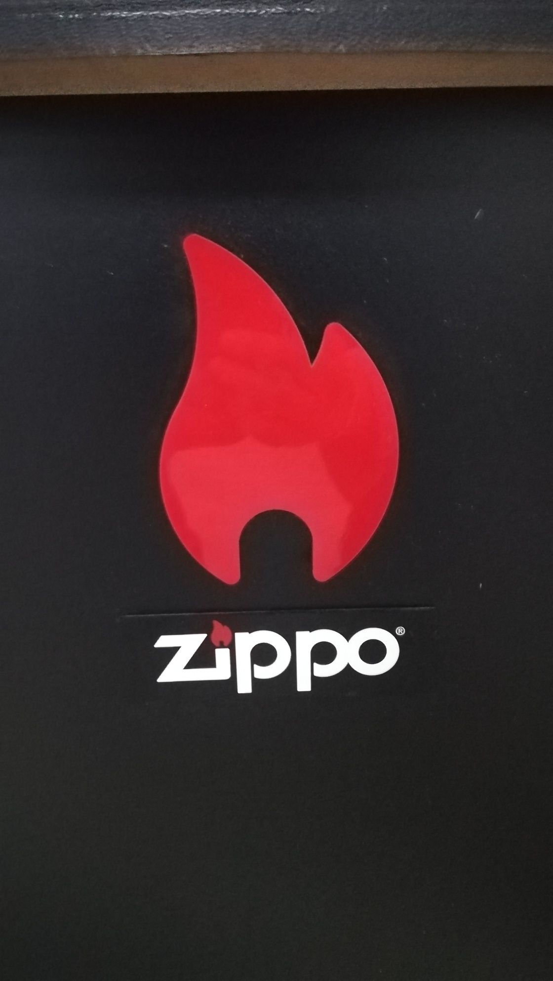 Expositor Publicitário da Zippo para isqueiros