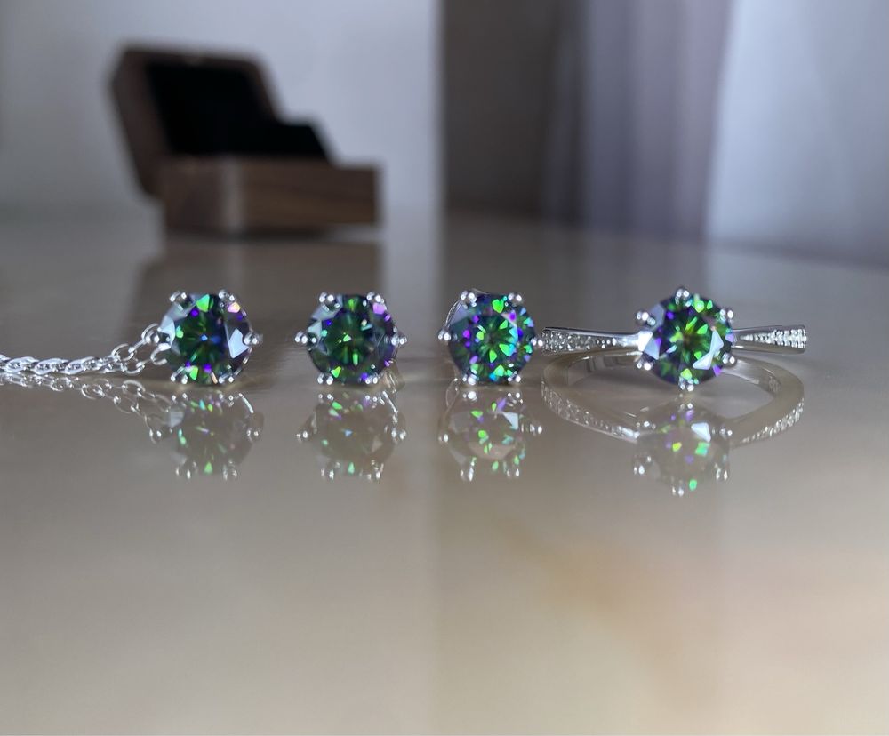 Муасаніт конкурент діамантів сережки Rainbow Green 1 карат пусети
