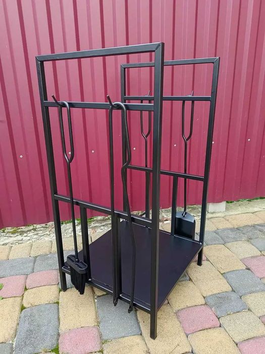 Декоративний металевий кований набір для каміну в стилі лофт.