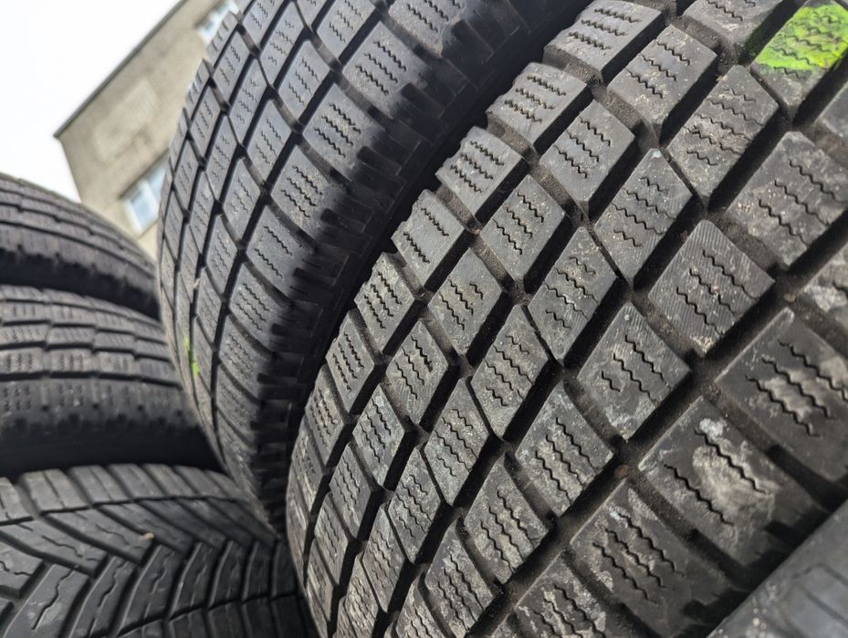 215/70R15C  Toyo