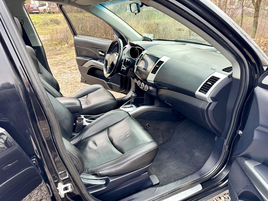 Продам Mitsubishi Outlander XL