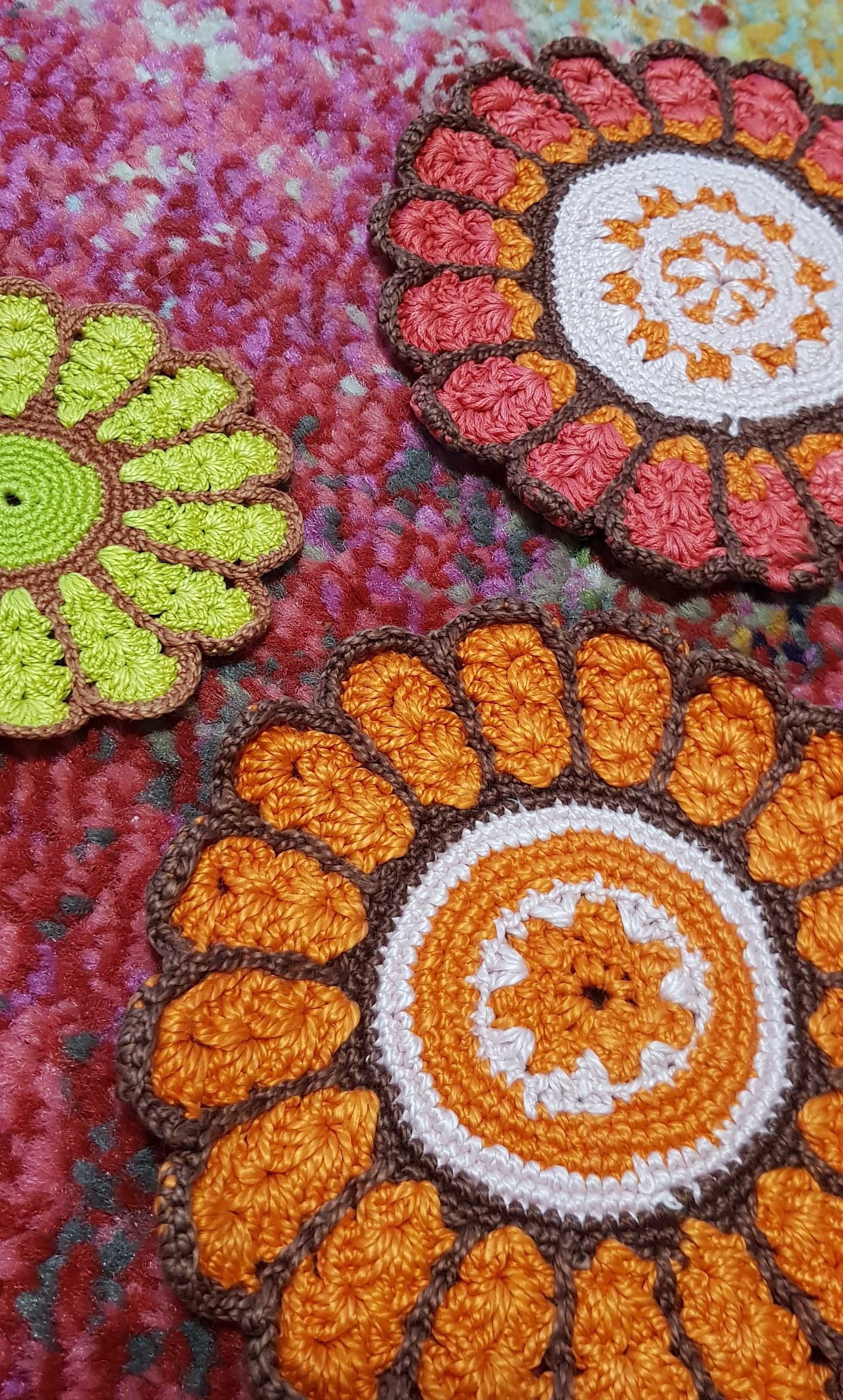 Komplet 6 plecionych szydełkowanych podkładek crochet kwiaty lata 70.