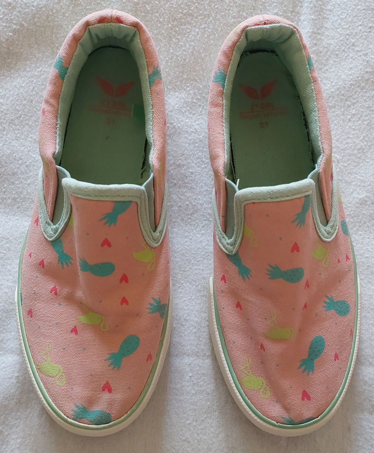 SLIP-ON Menina, T31