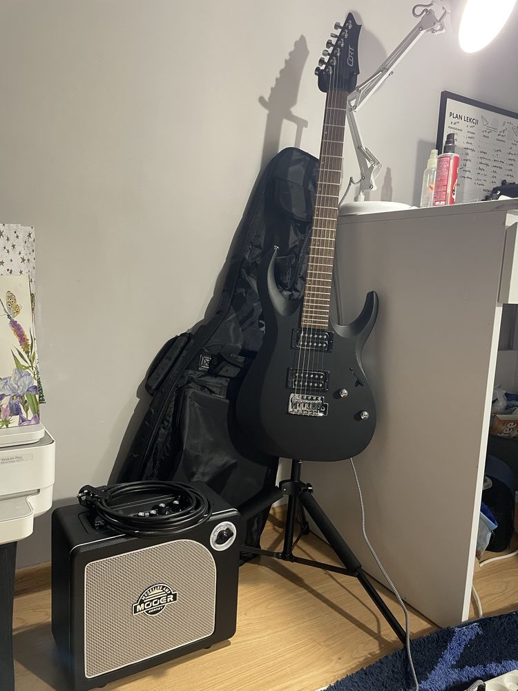 Gitara Elektryczna Cort z pokrowcem