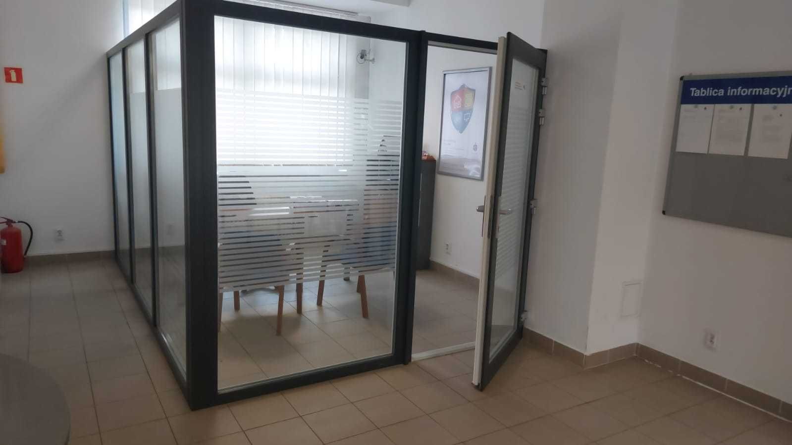 szklana zabudowa biurowa